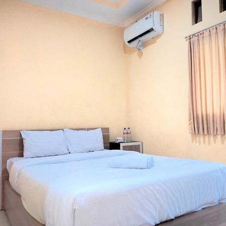 Wisma Mutiara Near Alun Alun Demak Mitra Reddoorz エクステリア 写真