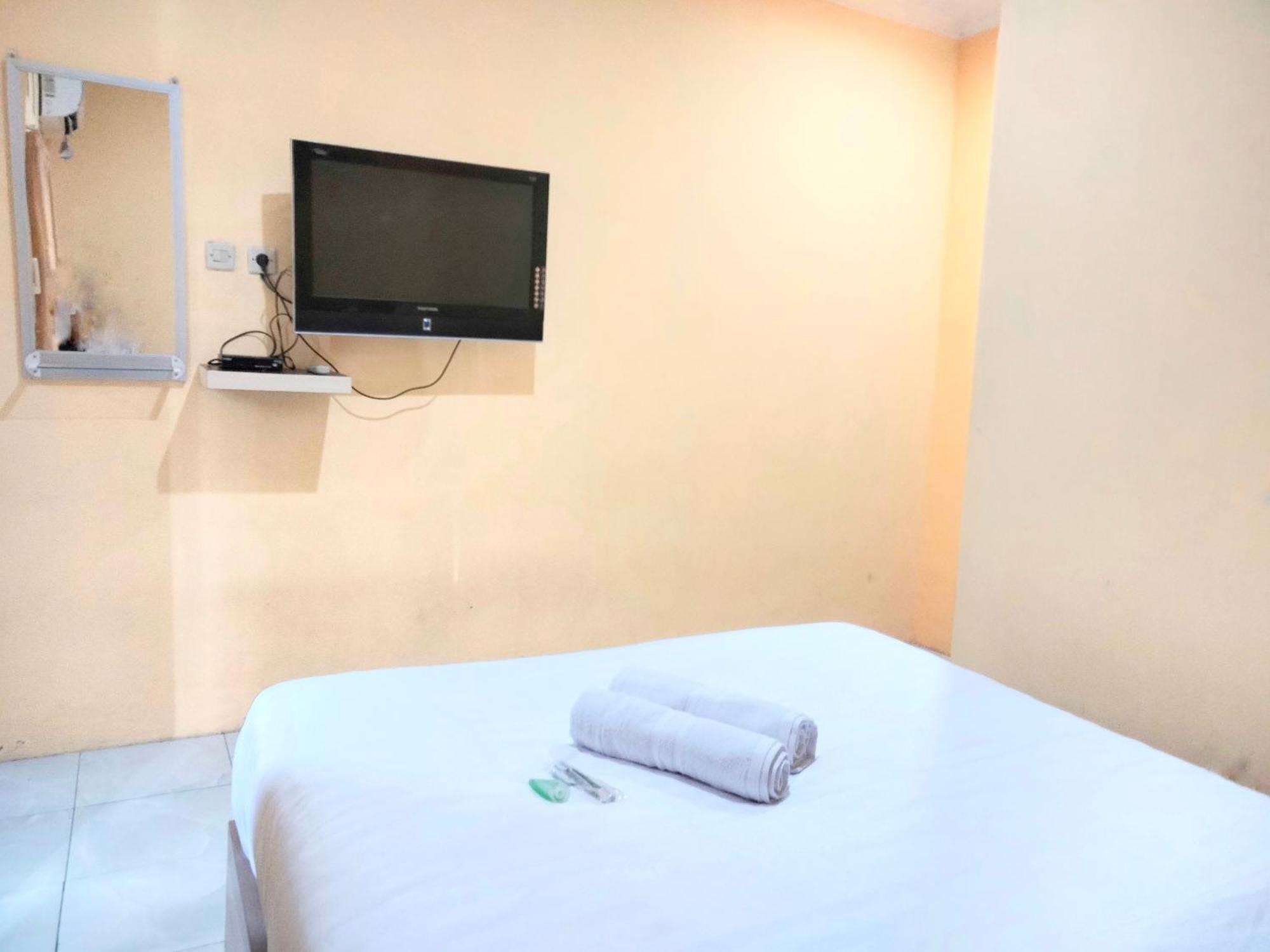 Wisma Mutiara Near Alun Alun Demak Mitra Reddoorz エクステリア 写真