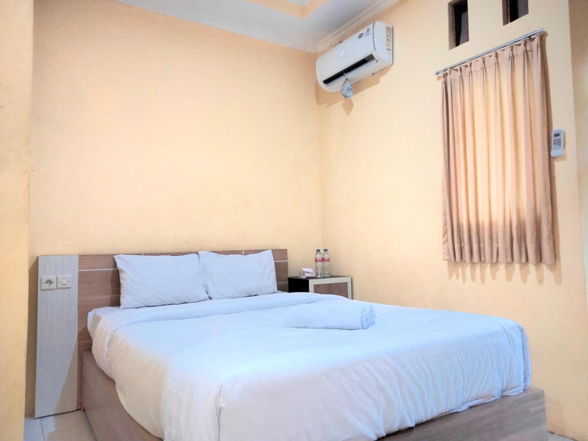 Wisma Mutiara Near Alun Alun Demak Mitra Reddoorz エクステリア 写真